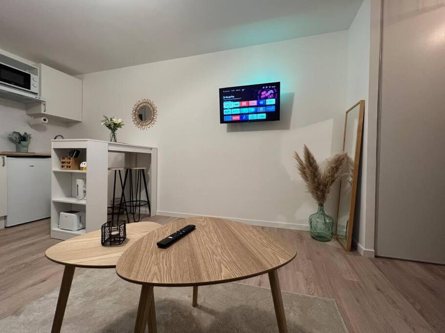 Apartment *la Pampa, Studio, Parking, Clim, Hopitaux/fac*